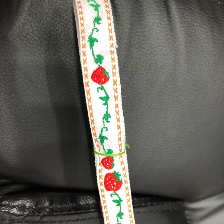 1.8白底小清新草莓民族花边织带手工diy细节图