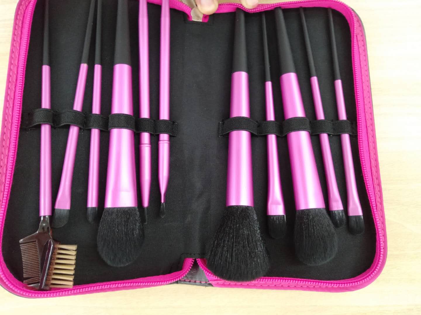 11 sets of makeup brush, blush brush, brush, brush, brush, brush and lip brush