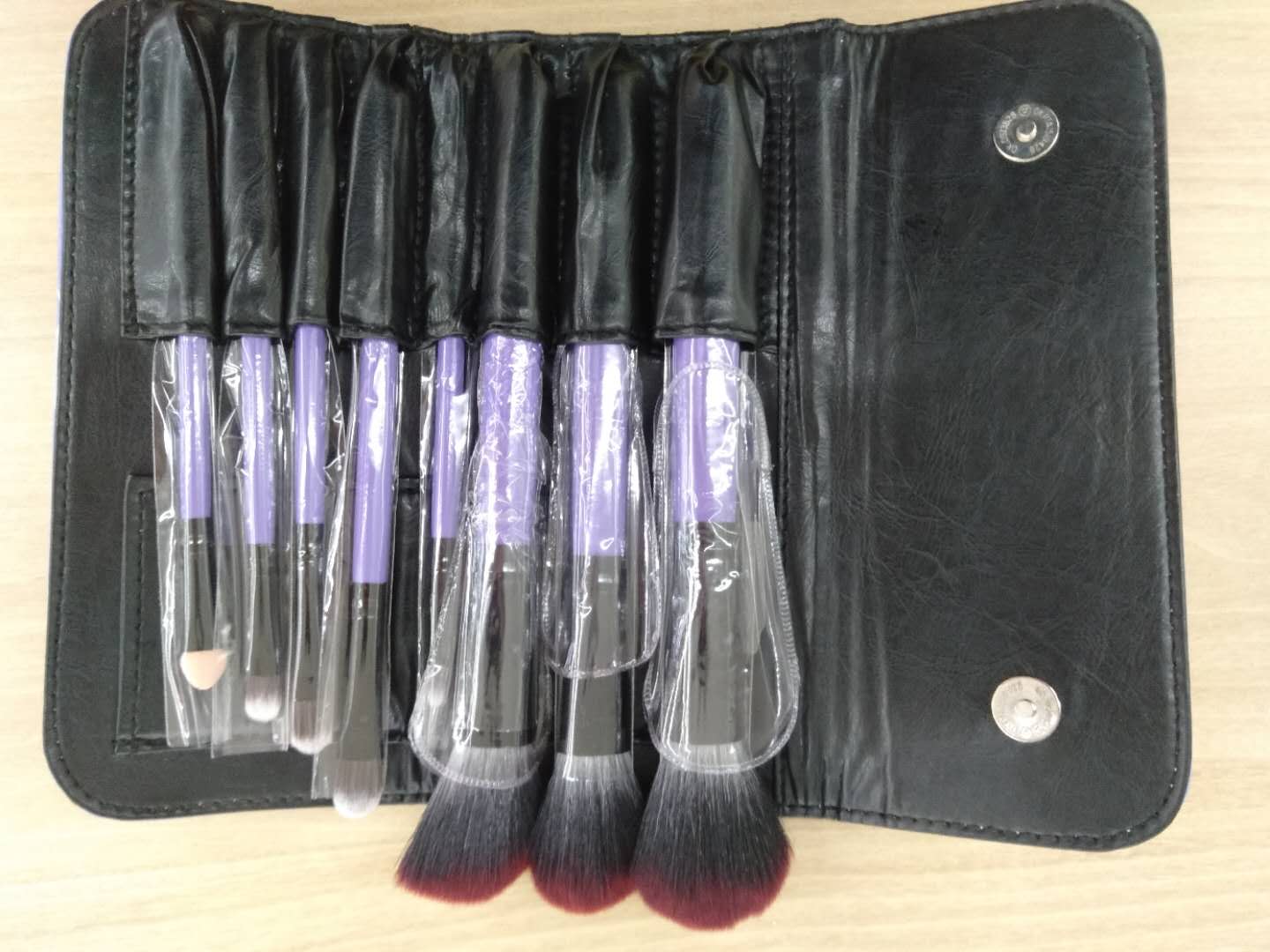 8 sets of makeup brushes, blush brushes, contouring brushes, eyeshadow brushes