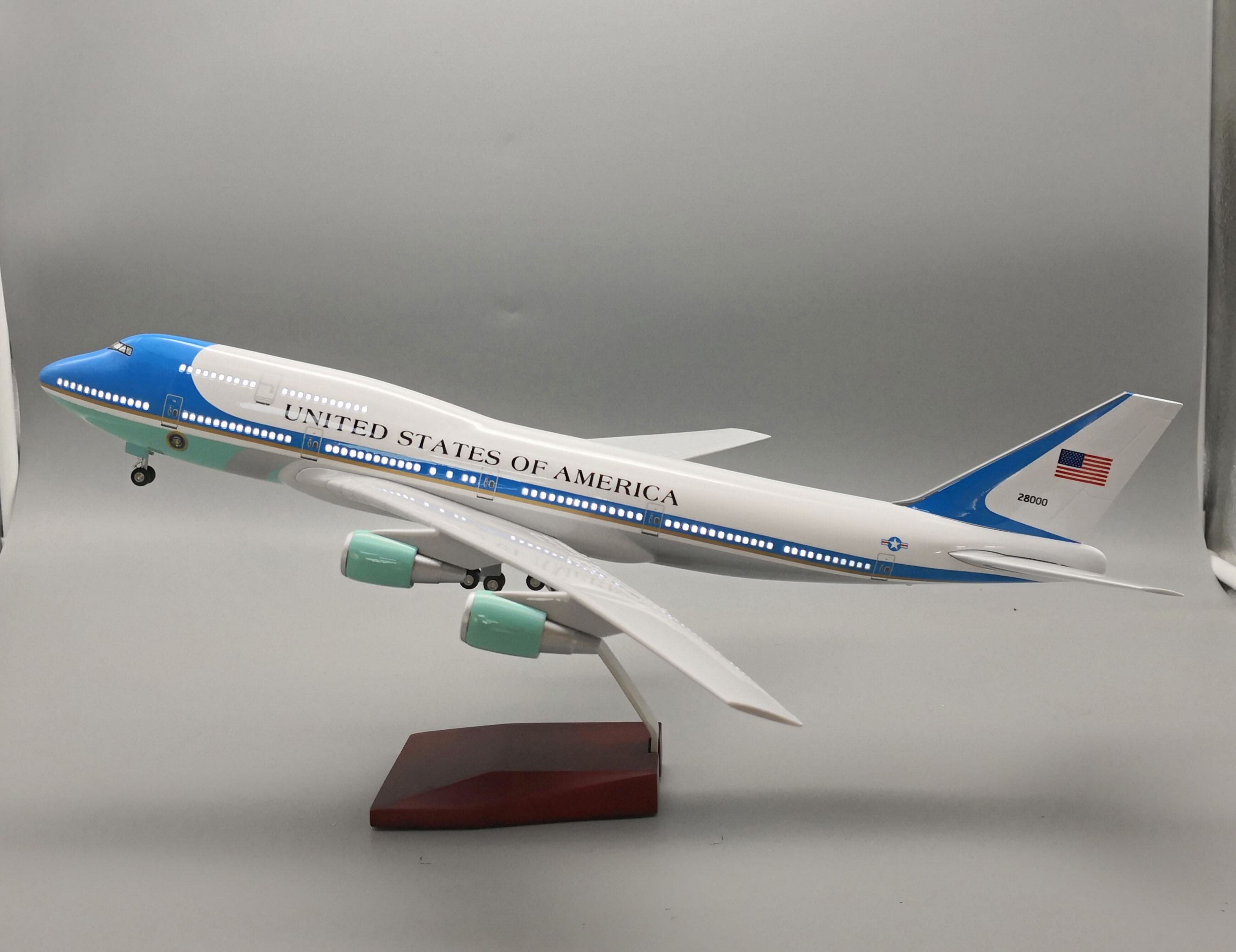 飞机模型（747美国空军一号 LED声控飞机模型） 合成树脂飞机模型