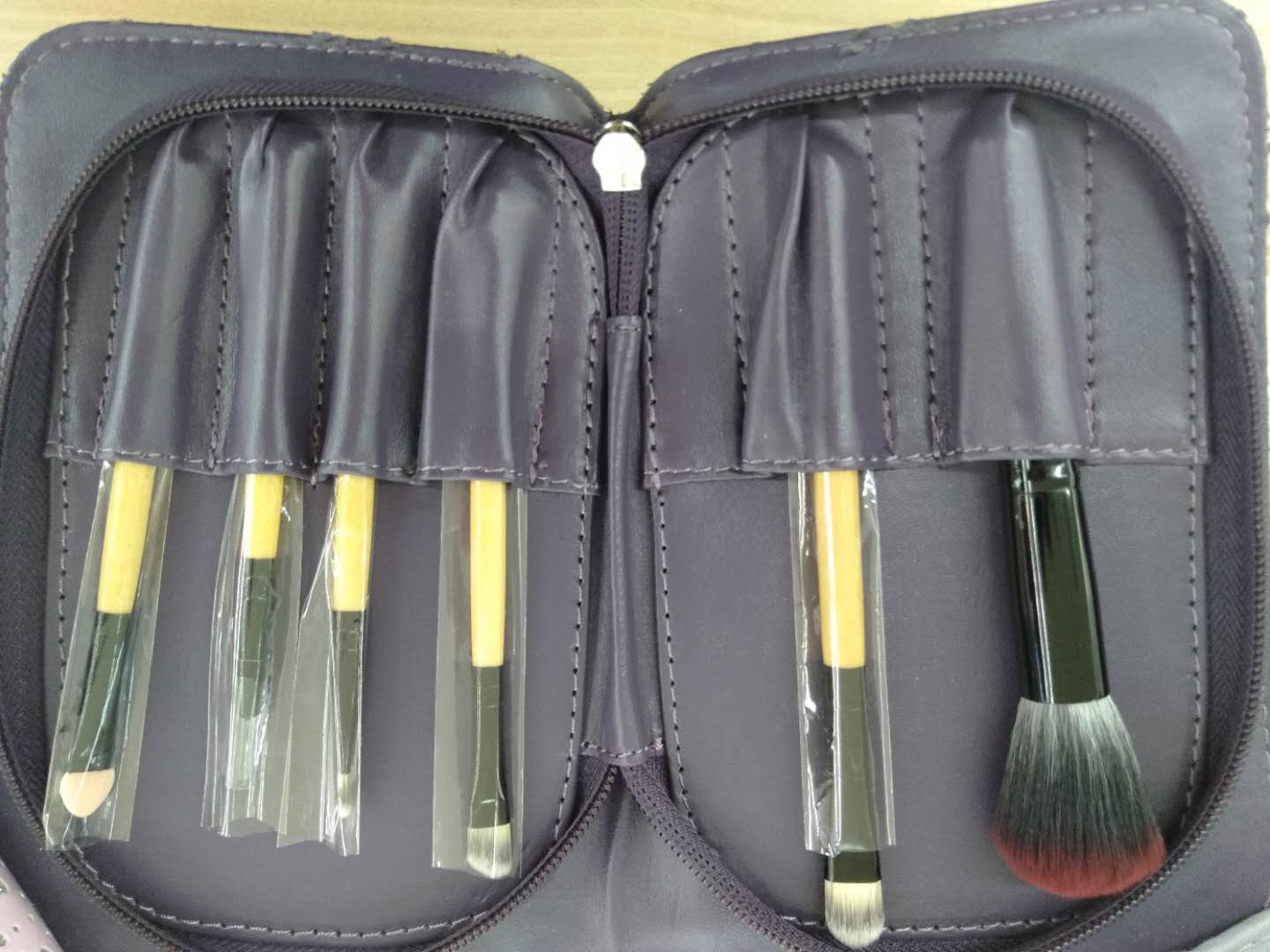 Set of 6 makeup brushes with loose paint eyeshadow brushes