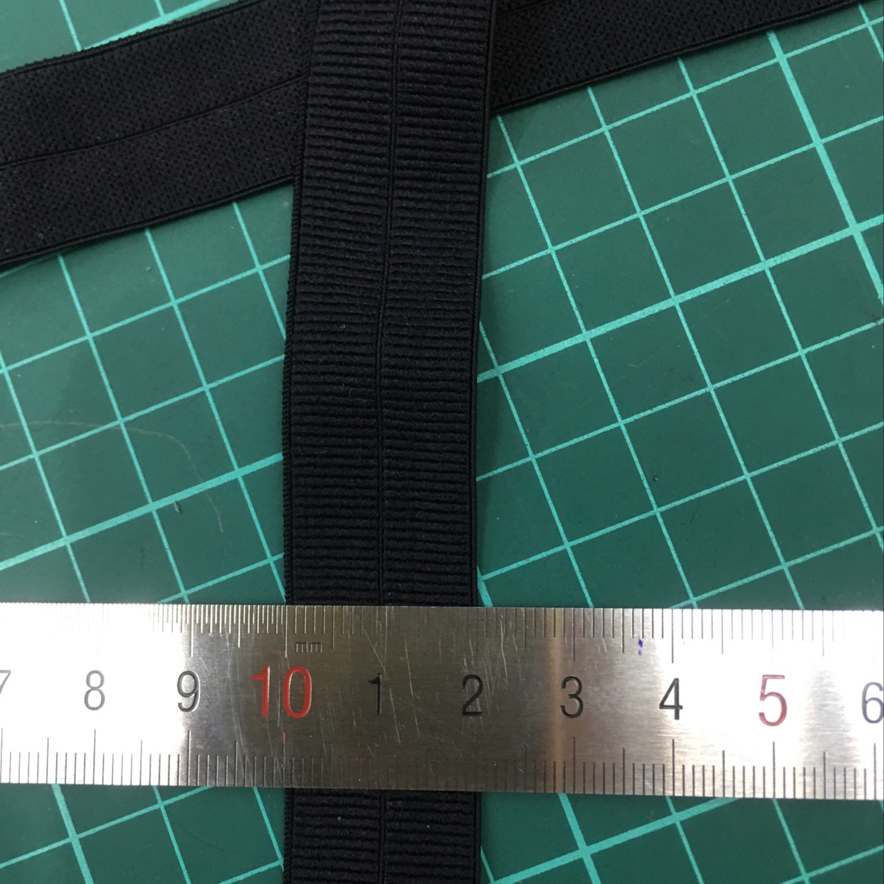 Factory direct sales of high-quality 2.0 ribbed webbing, customizable colors available details Picture