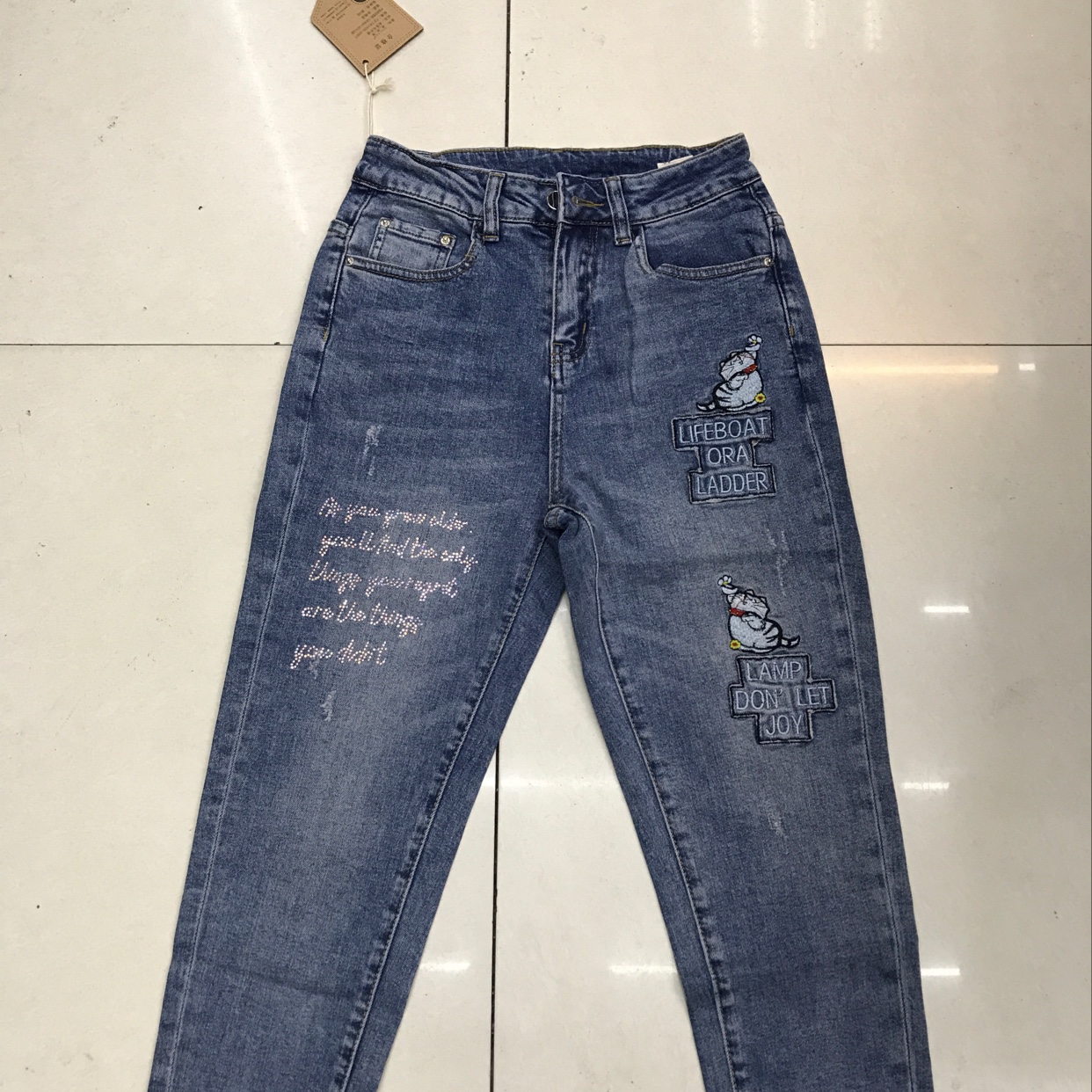 应你得8868九分裤带小猫刺绣、带钻点缀产品图