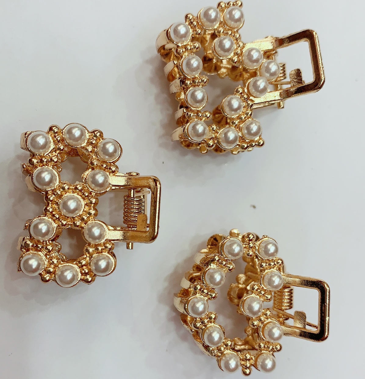 3公分环保合金满珍珠爪子，颜色有：金色、银色，枪黑，产品图