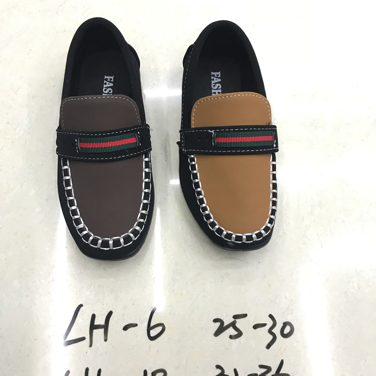 休闲皮鞋