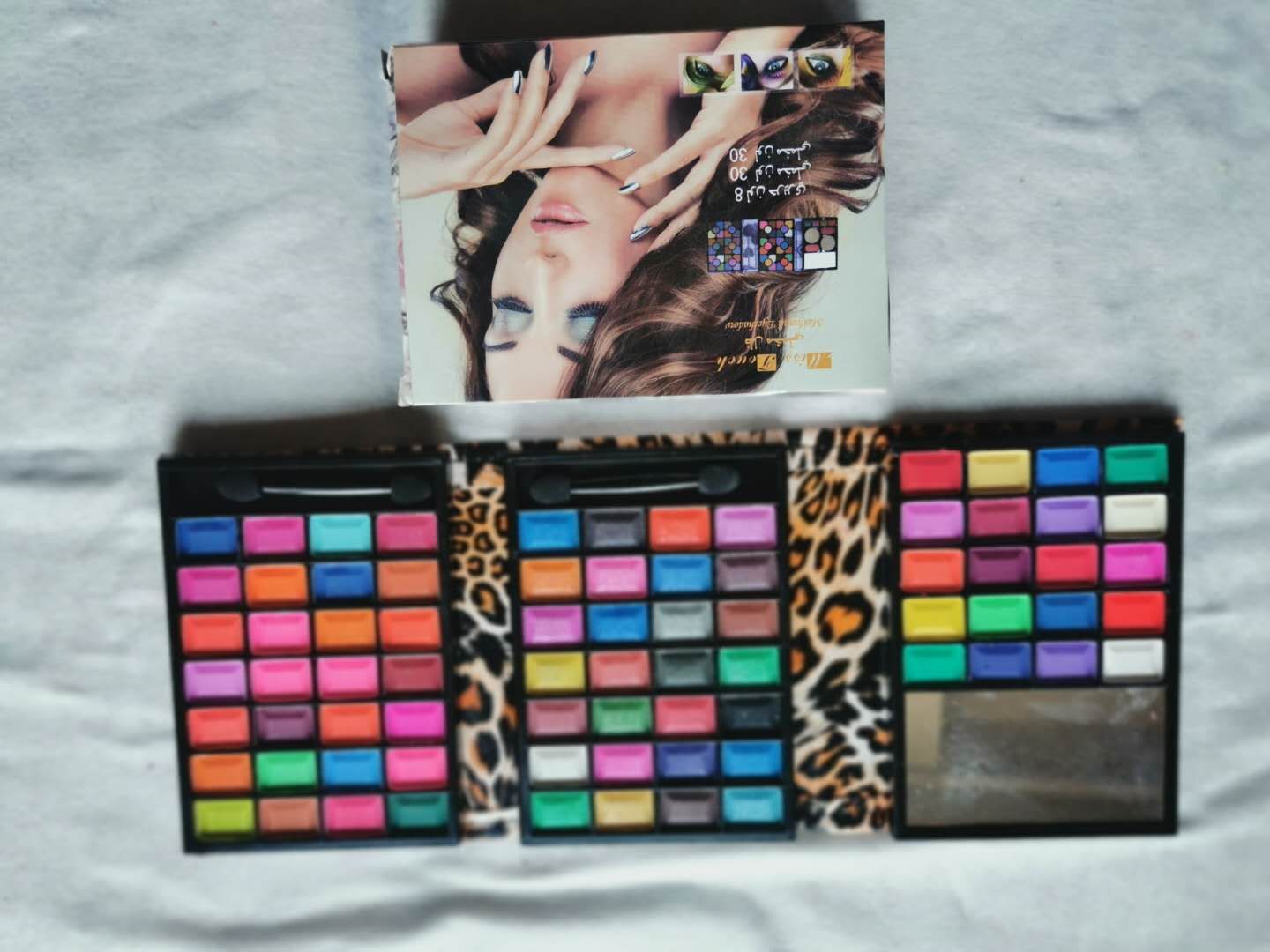 Small 30% off: 20+28*2 multi-color eye shadow wallet thumbnail