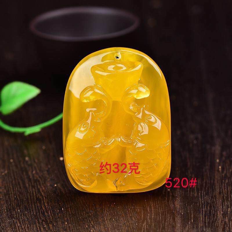 蜜蜡色双鱼吊坠