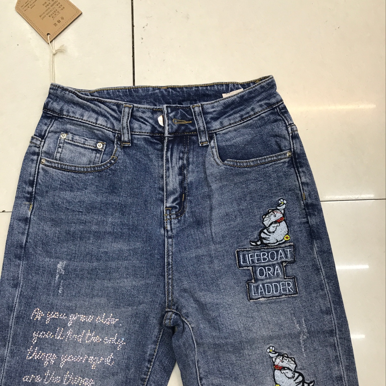 女式牛仔裤实物图