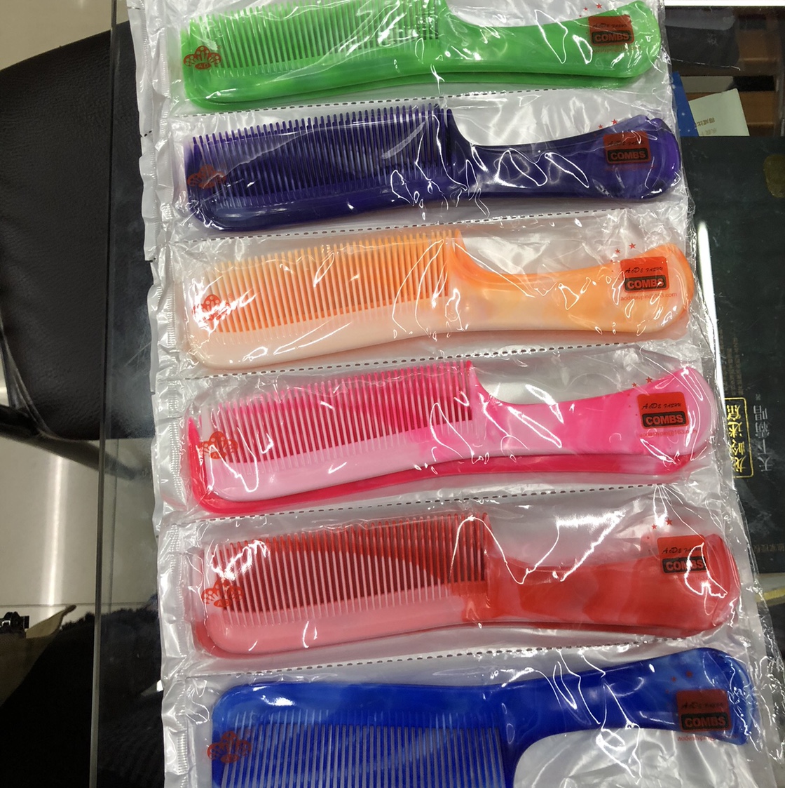 Packing comb and styling comb thumbnail