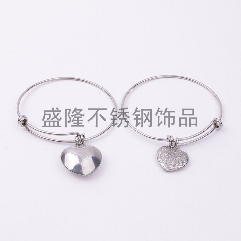锈钢手环带桃心爱心银色挂件女款节日创意礼品手镯厂家直销定制