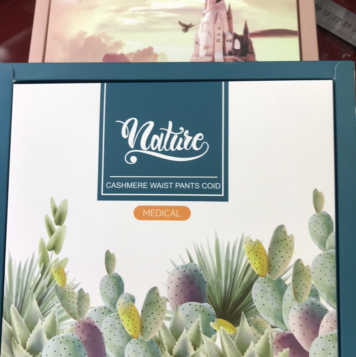 Factory direct sales of fashionable and eco-friendly polka dot large and small boxes 00002 details Picture