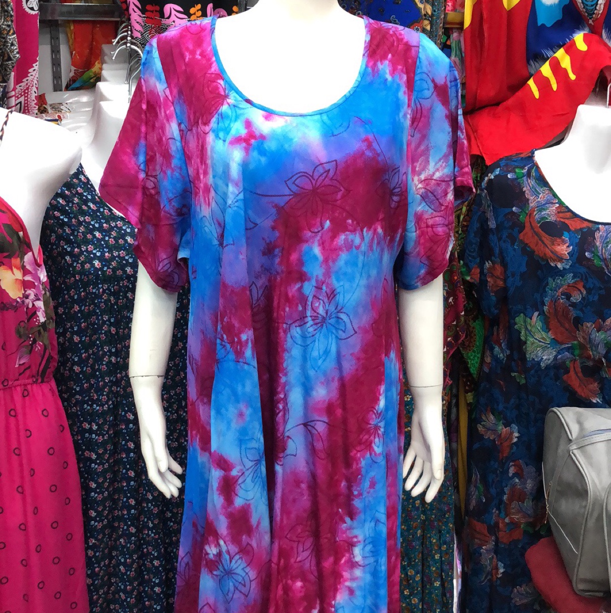 Flaunting dress thumbnail