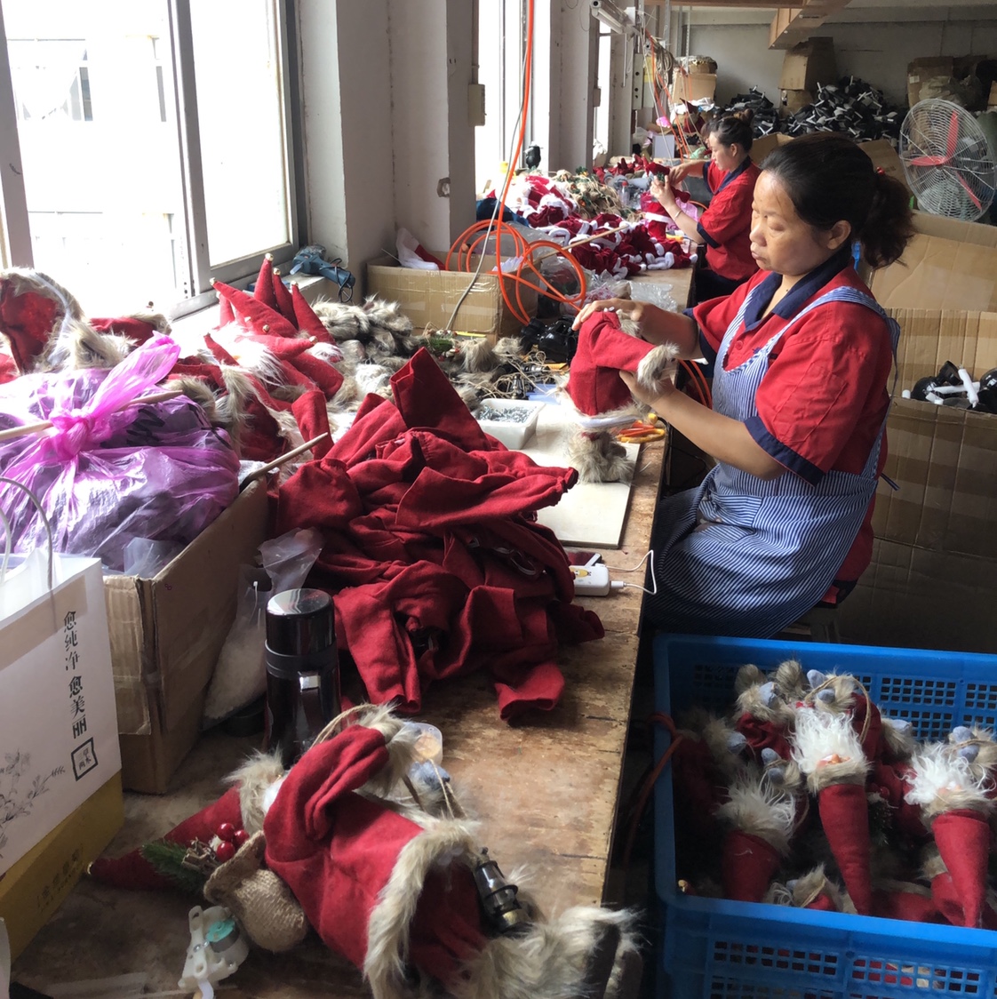 Yiwu Fuye Christmas Toys Store describe pic - 4