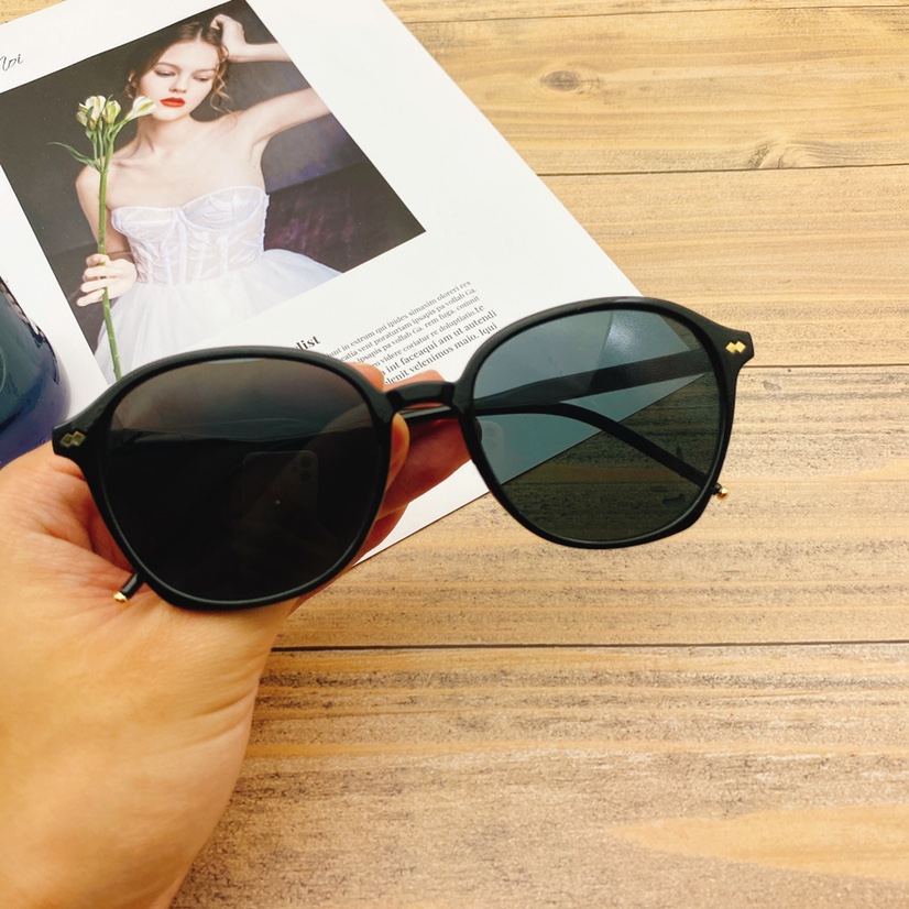 Black versatile classic fashion anti - UV radiation