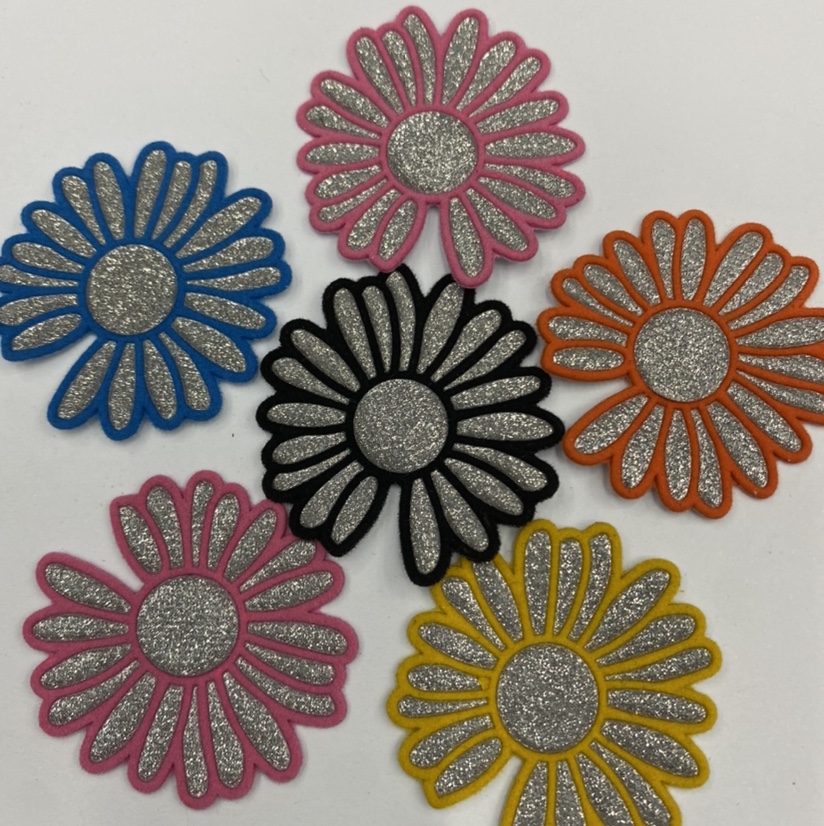 量大可以优惠。  小菊花 颜色可以定做产品图