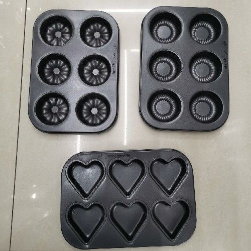 Iron cake pan