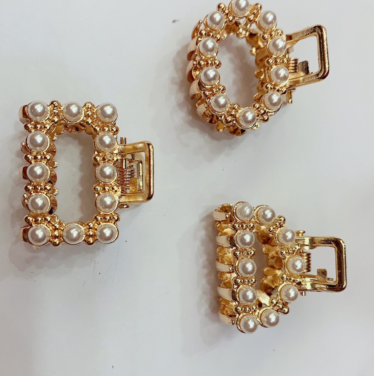 3公分环保合金满珍珠爪子，颜色有：金色、银色，枪黑，