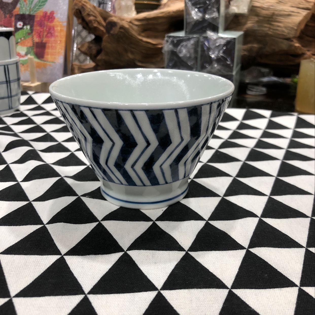 Japanese imported Hozumi Kura bowl with lightning pattern