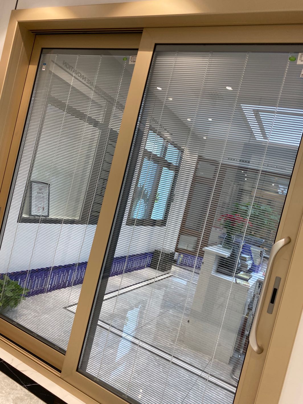 安柏瑞系统门窗——英伦阳光断桥推拉门详情图1