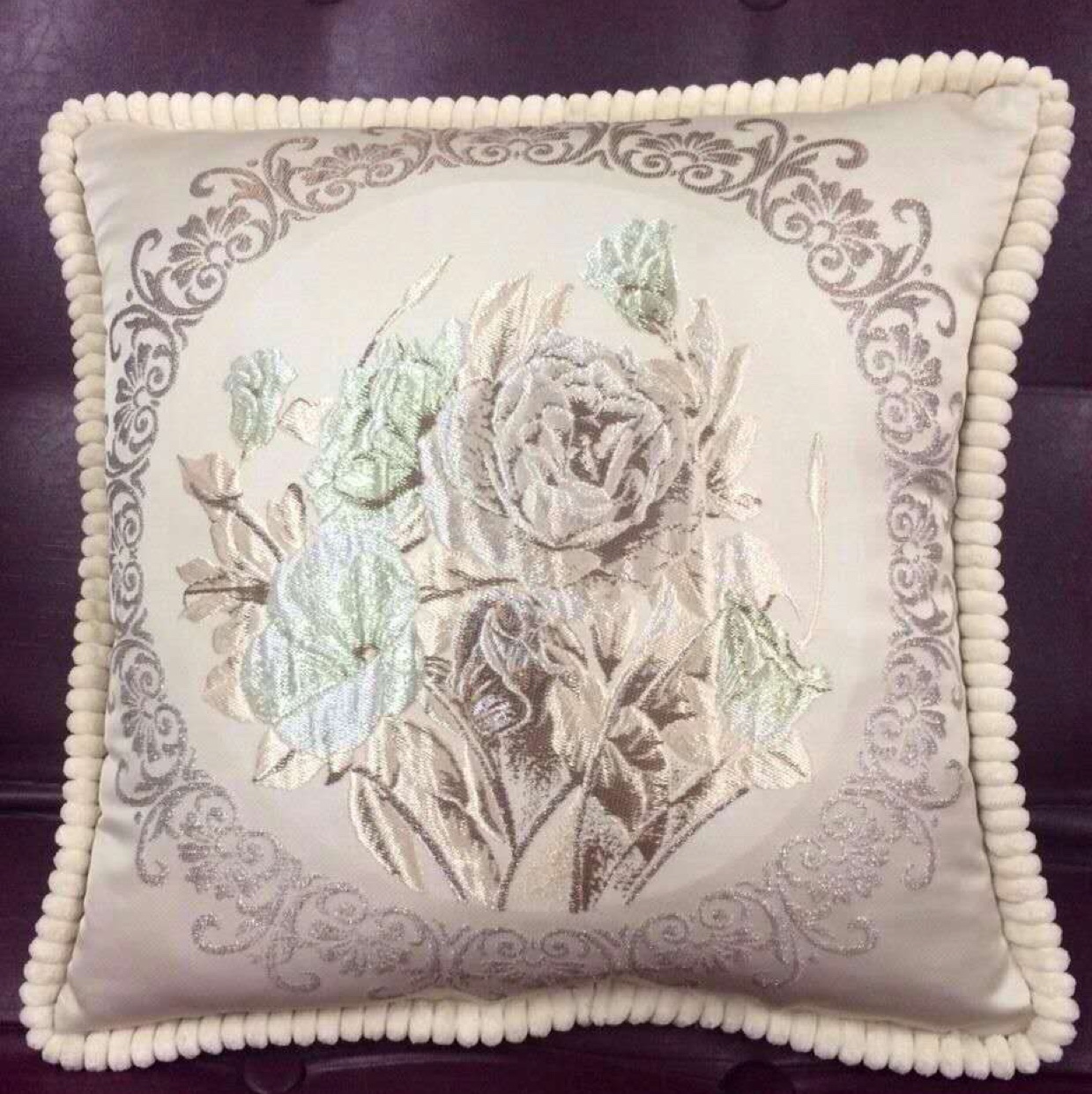 New Explosive Manufacturers Direct Sales Of European Jacquard Pillow Plus Pillow Core Home Sofa Tatami Window Pillow Item Picture