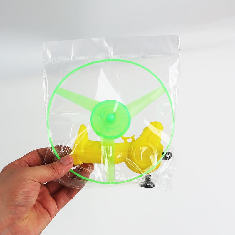 Children's outdoor flying saucers, pull strings, flying saucer sensor lights, frisbee toys, street stalls and night markets are selling like glowing flying fairies details Picture