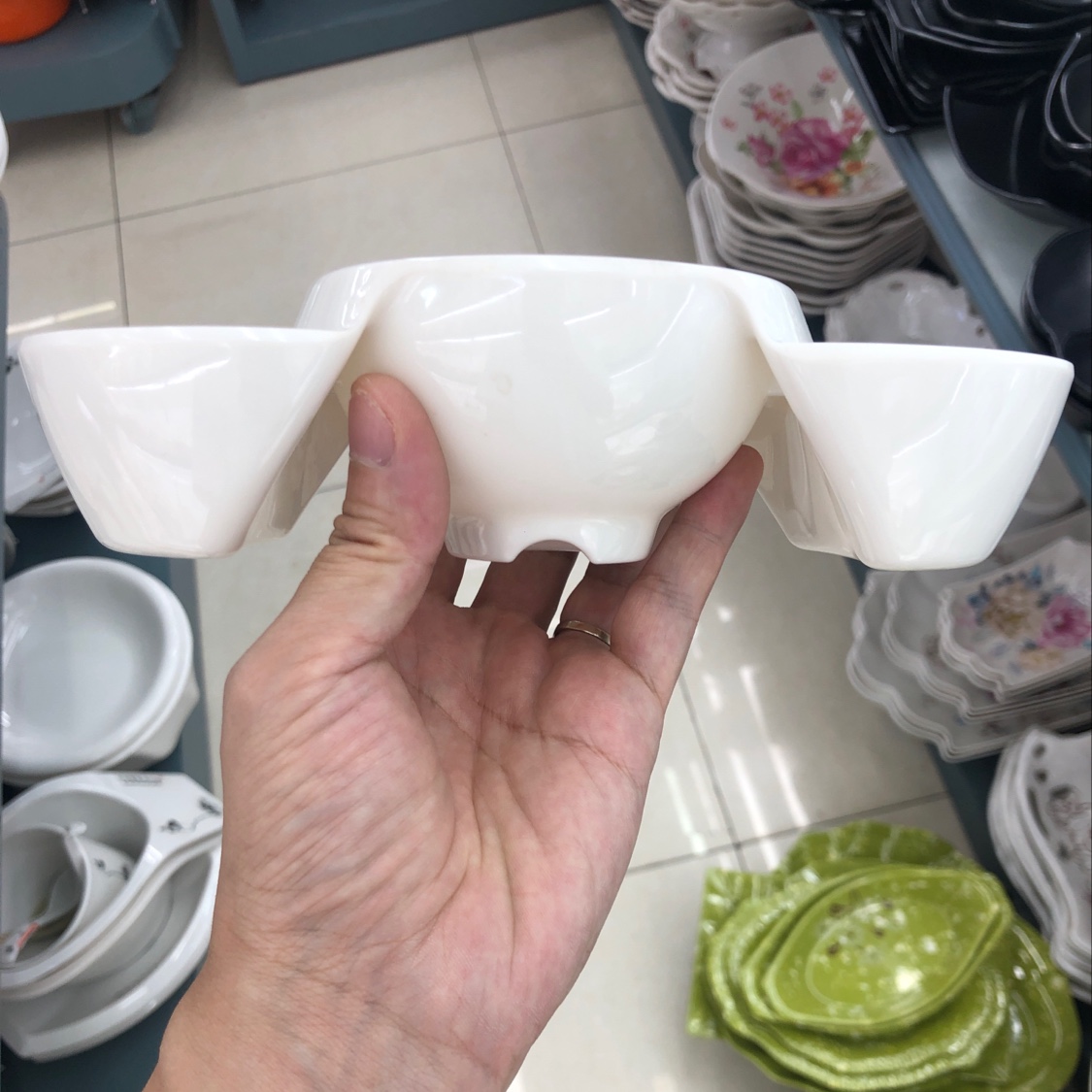 Three-compartment bowl details Picture