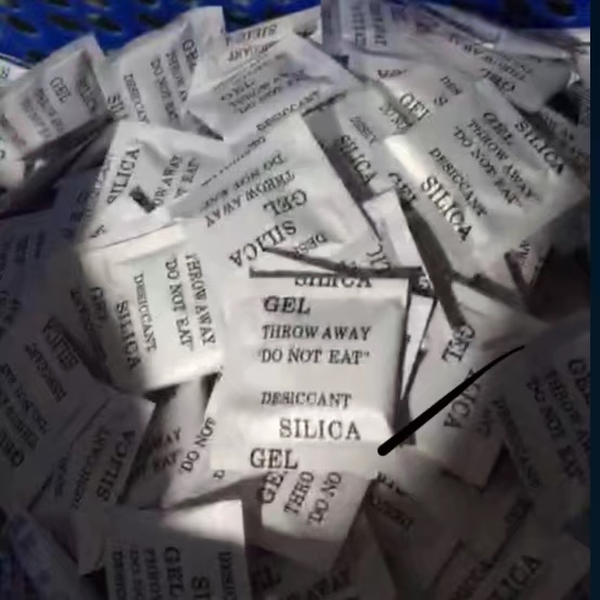 家用除湿剂、干燥剂实物图