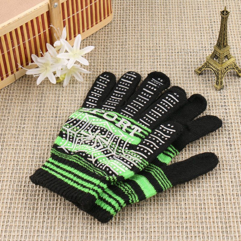 Gloves and sleeves for men and women 03 thumbnail