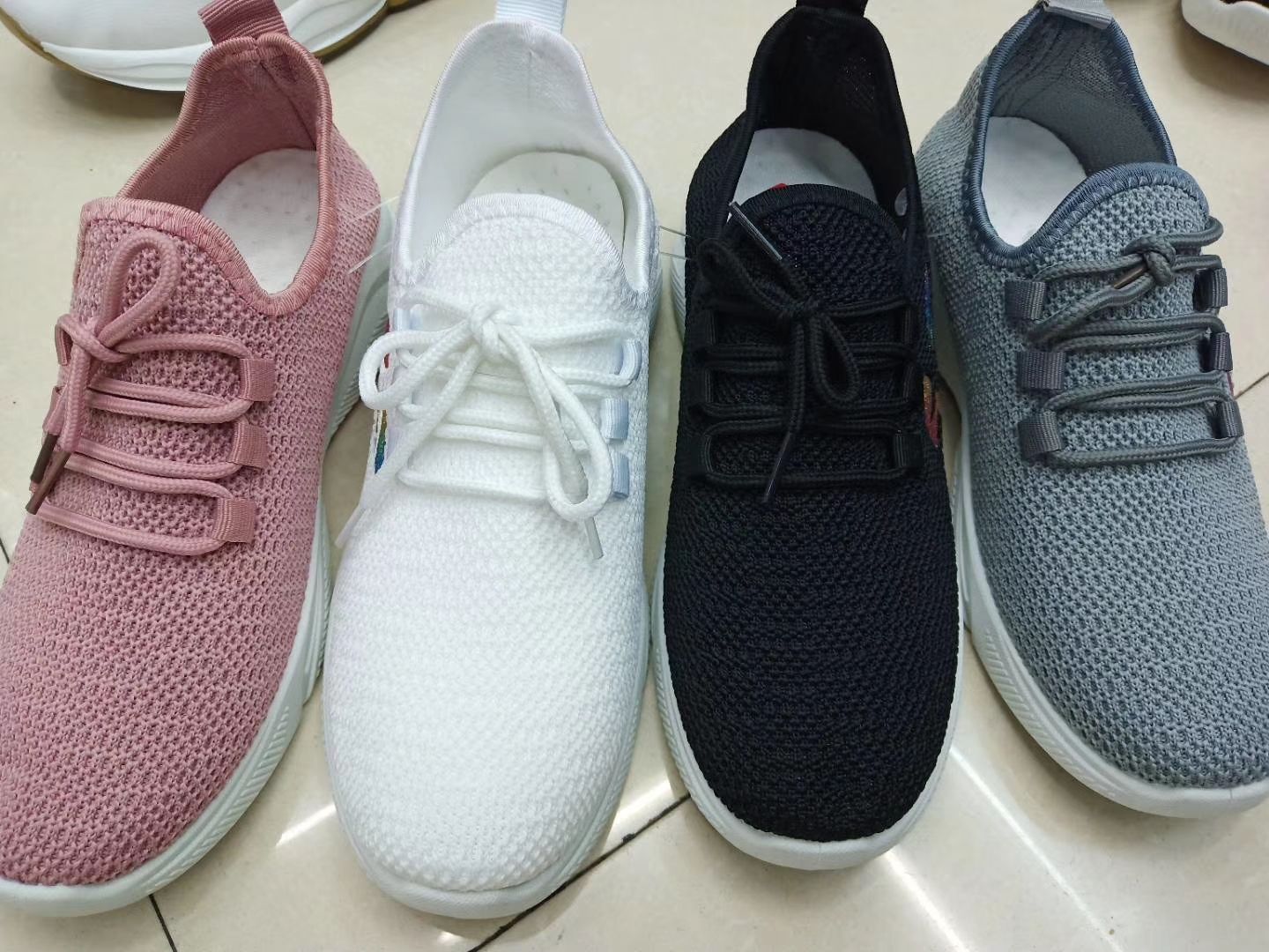Stock Sneakers For Children Adult Shoes 44290-268