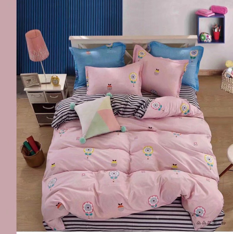 Four pieces of cartoon printed ecological cotton bedding, bed sheets and quilt covers. Four pieces of bedding, bed sheets and quilt covers Application Scenario