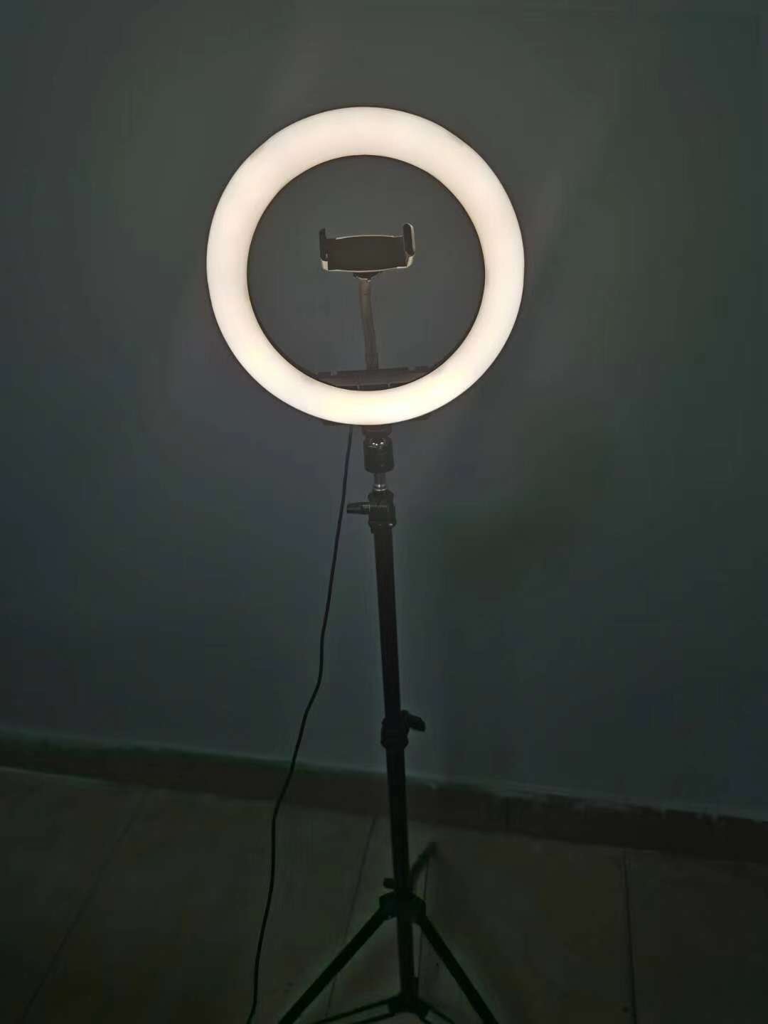 Web celebrity anchor douyin live led ring fill light beauty fill light high resolution and large aperture selfie light thumbnail
