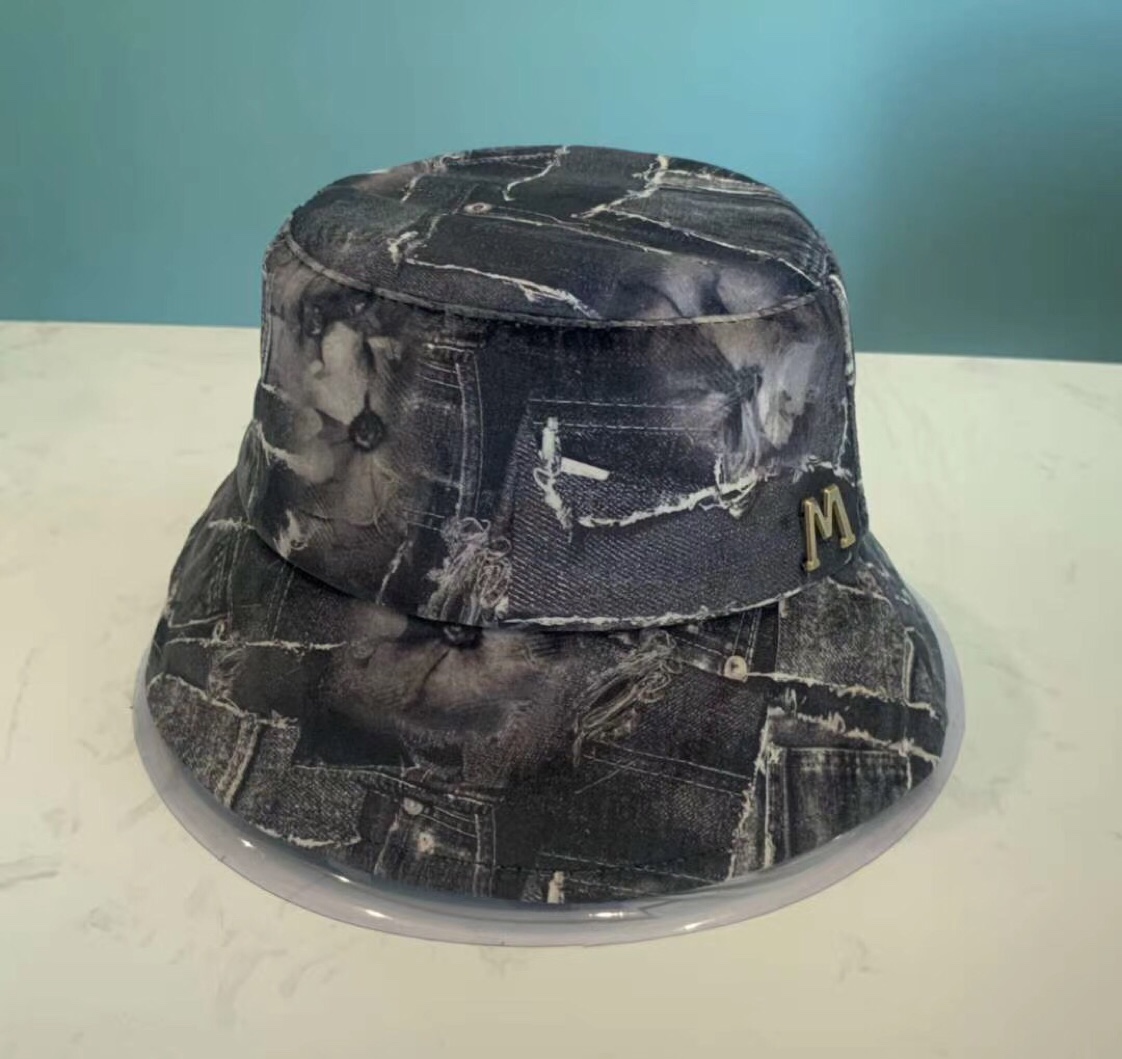 Leather fisherman's hat full figure
