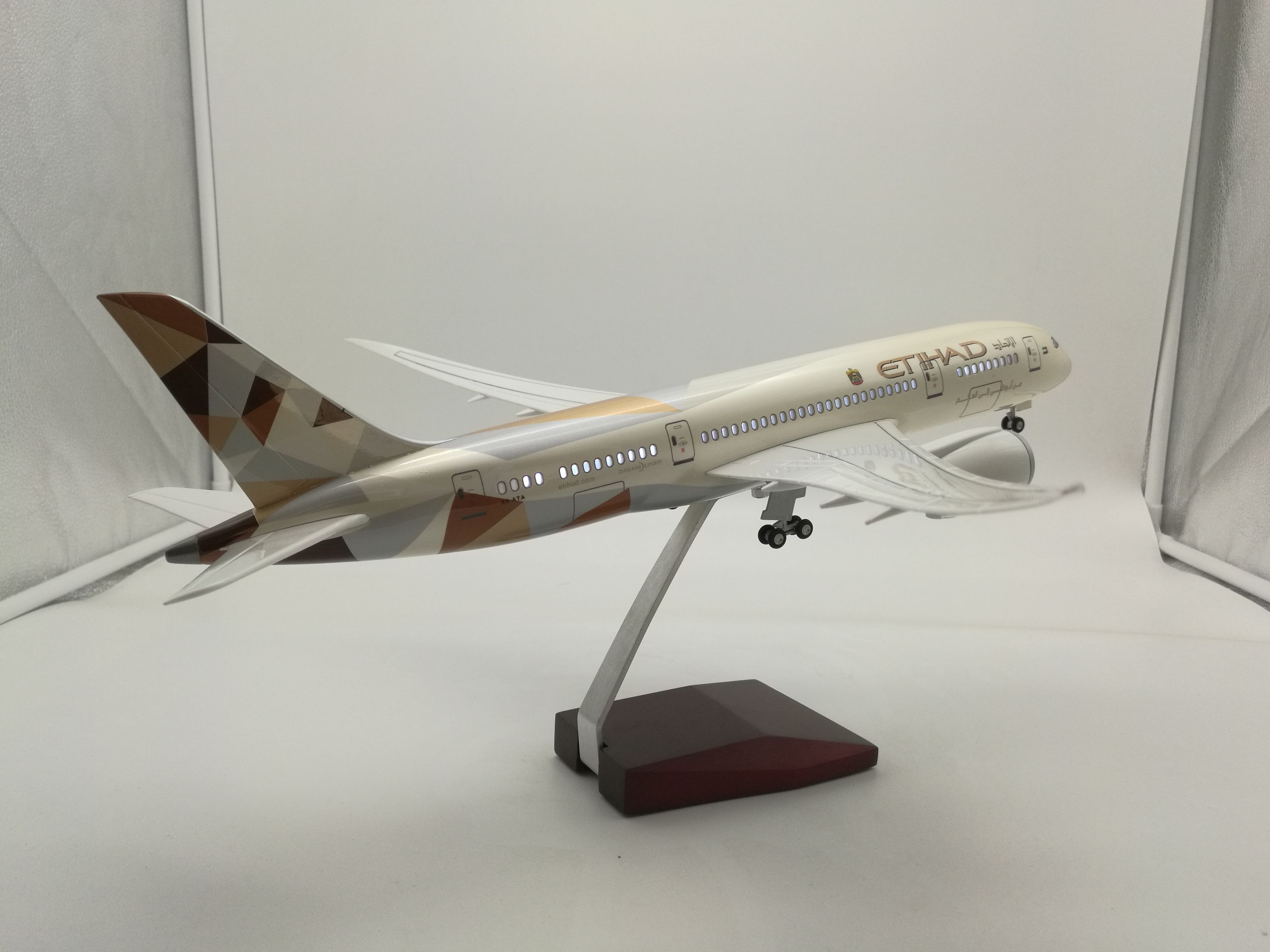 飞机模型（阿提哈德航空B787 LED声控飞机模型）合成树脂飞机模型详情图4