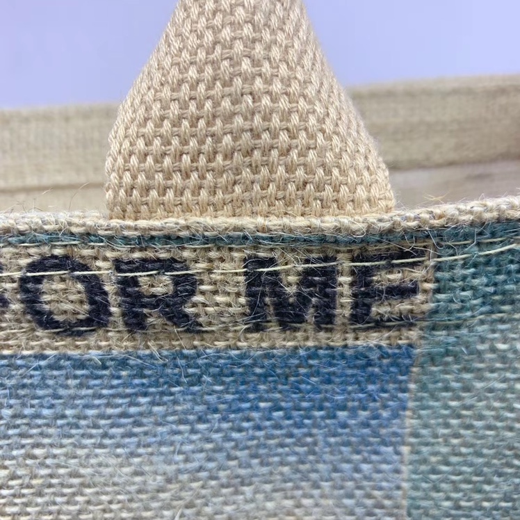 Jute Gift Bag Shopping Bag Application Scenario