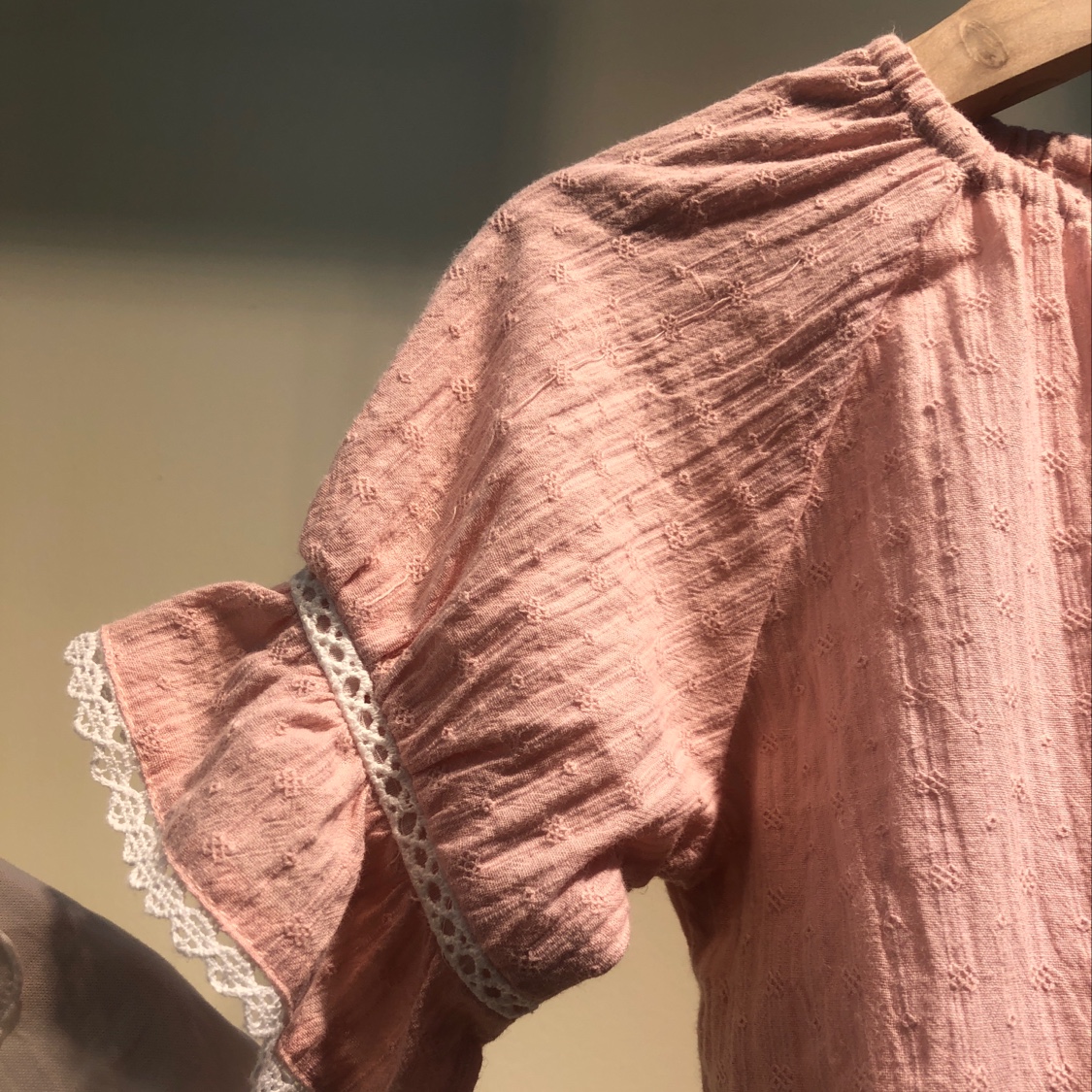 Children's short-sleeved shirt 1 details Picture