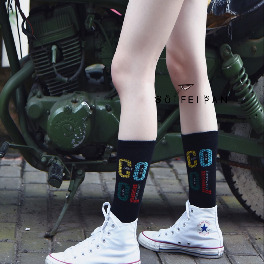 MOXIAO's new original English letter creative women's mid-calf socks undefined