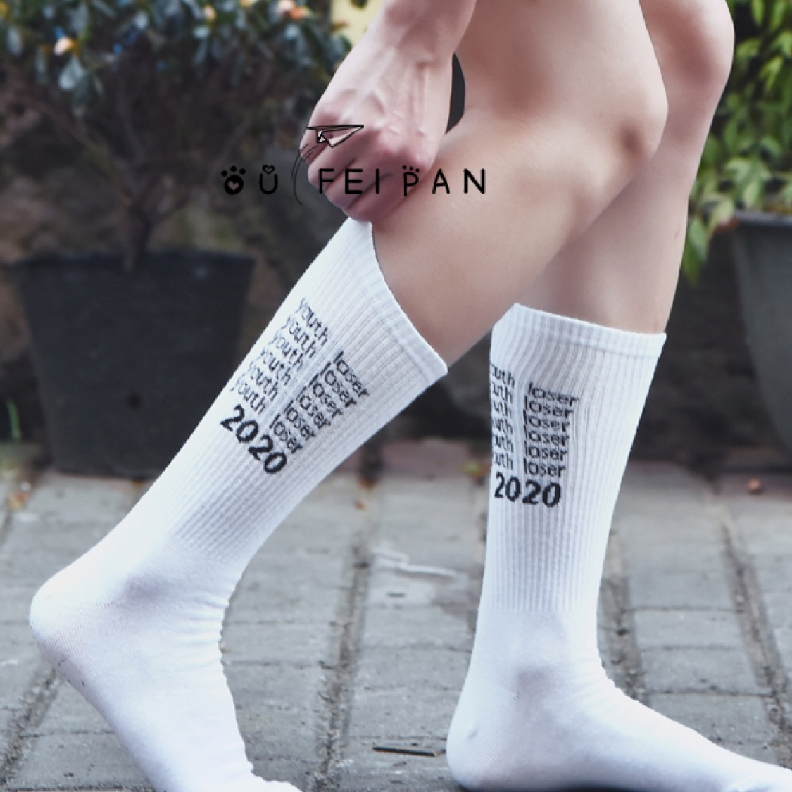 MOXIAO's new original English letter creative women's mid-calf socks Item Picture