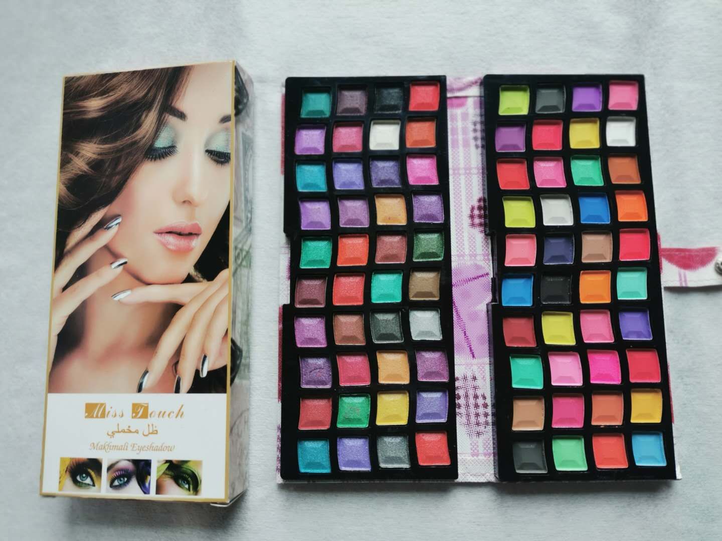 8816: Medium fold: wave *2 multi-color eye shadow wallet