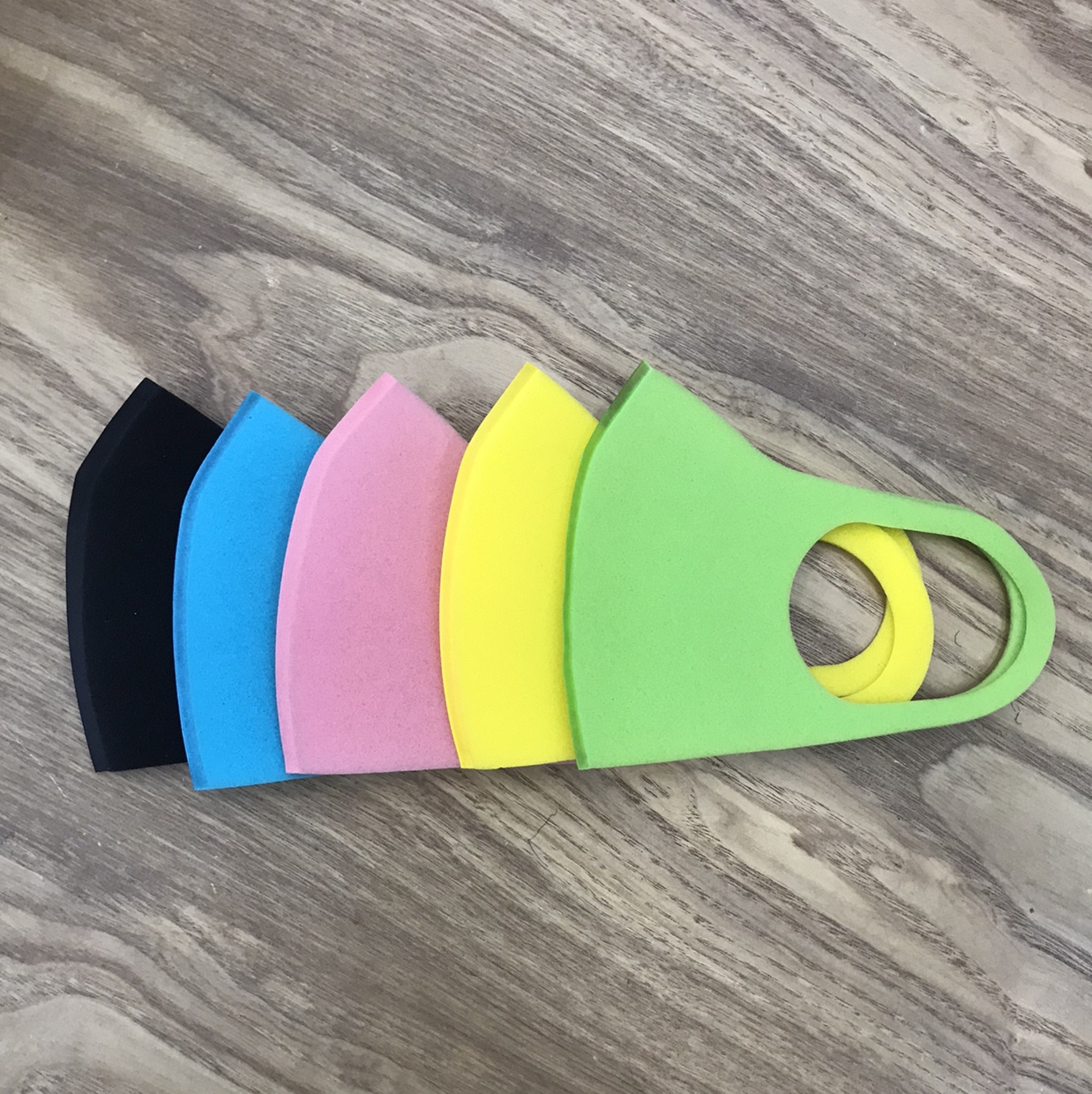 防尘口罩实物图