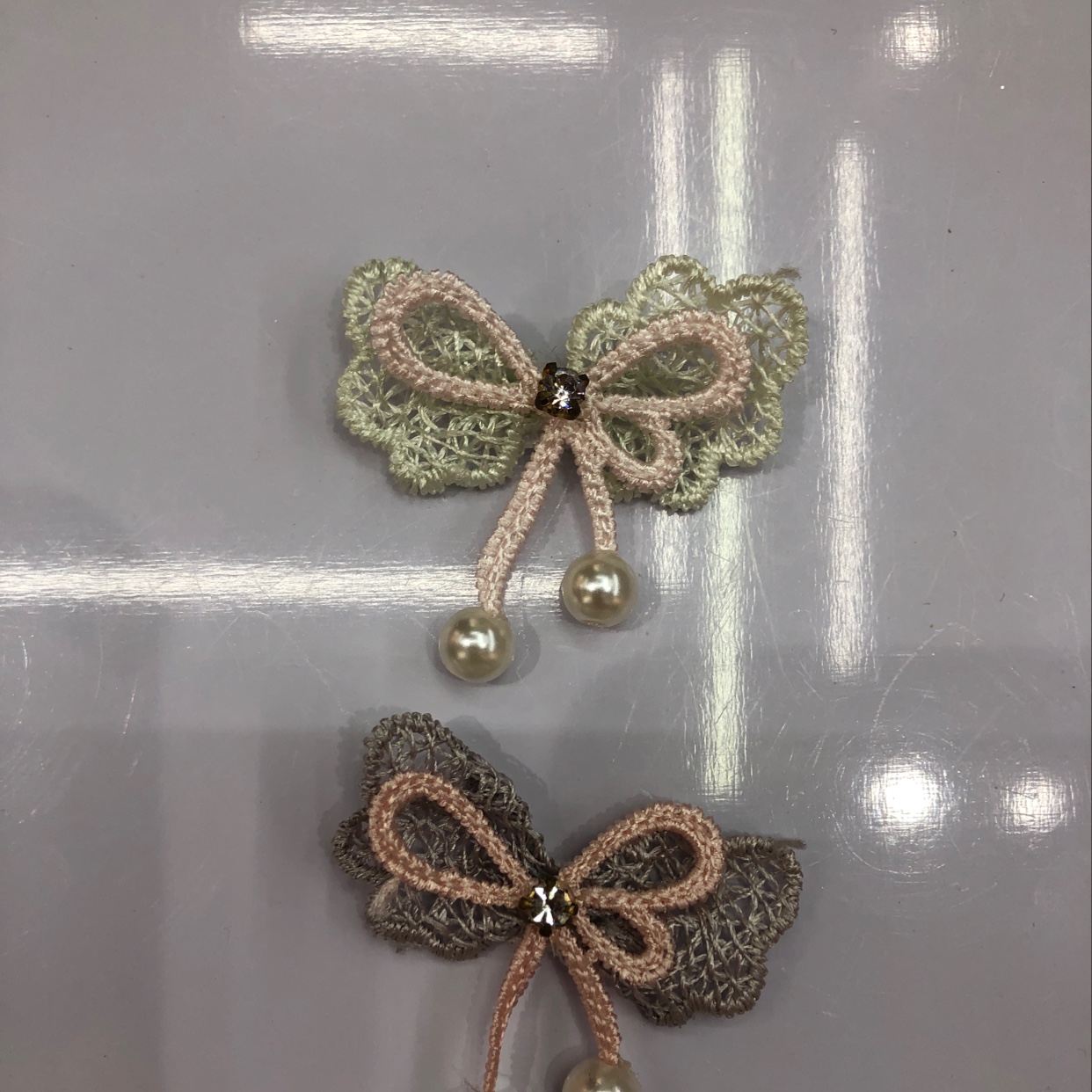 花边蝴蝶结挂珠