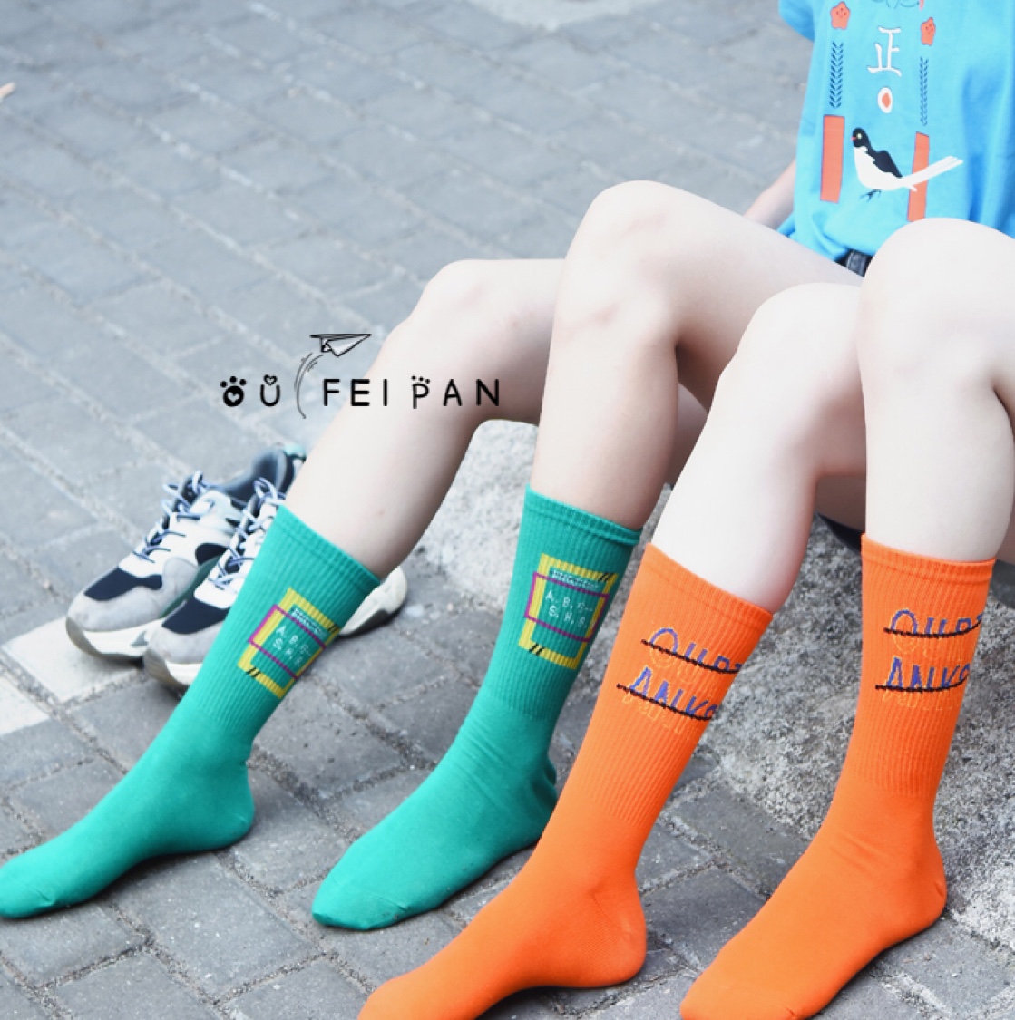 MOXIAO's new original English letter creative women's mid-calf socks details Picture