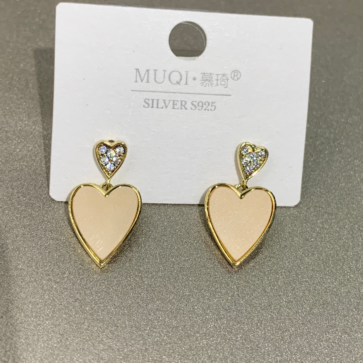 Fashionable double heart-shaped earrings details Picture