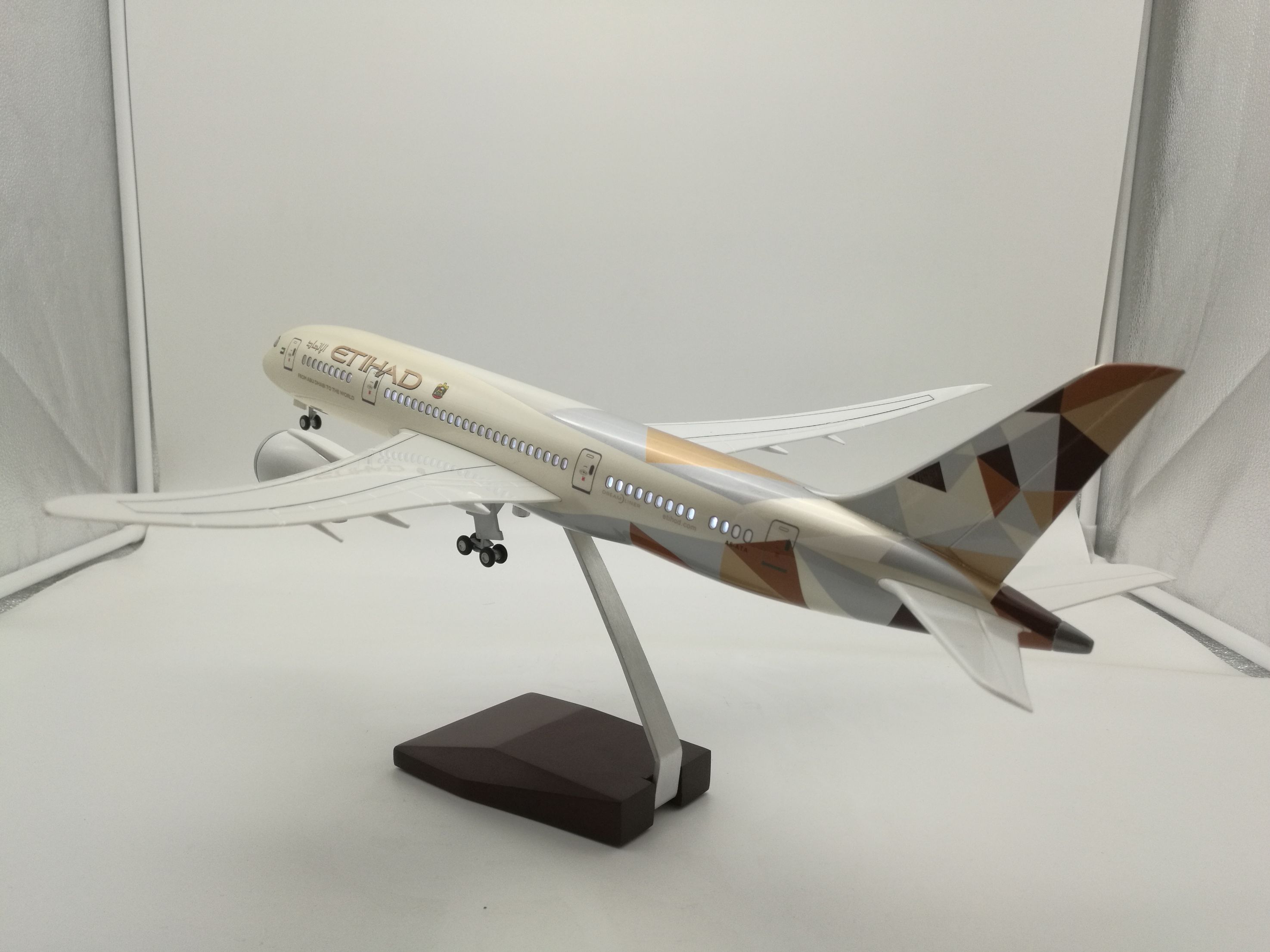 飞机模型（阿提哈德航空B787 LED声控飞机模型）合成树脂飞机模型详情图3
