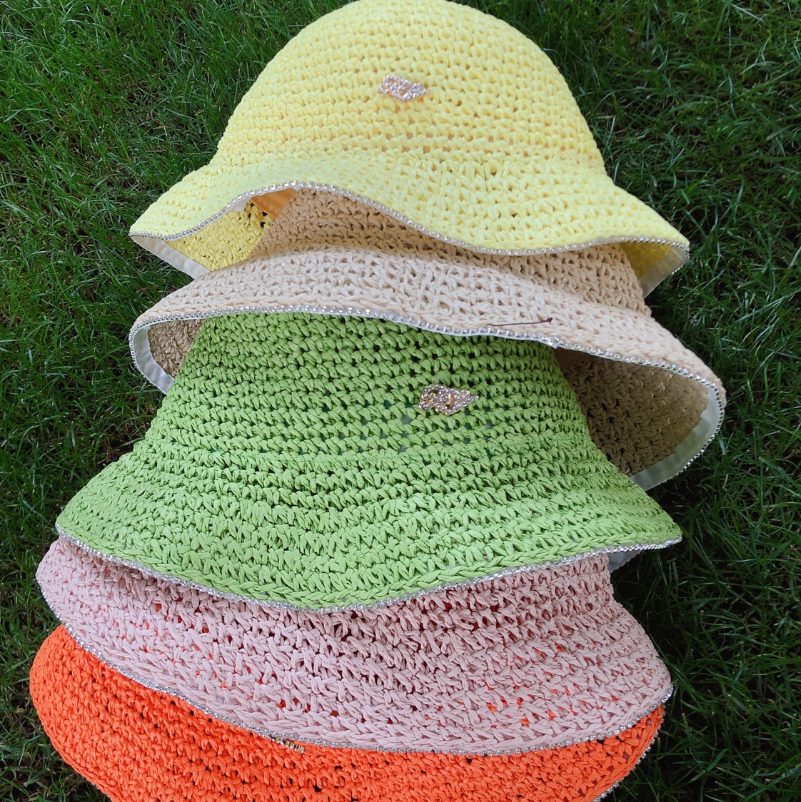 Handmade Pots And Hats For Children details Picture