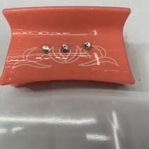 Square plastic claw