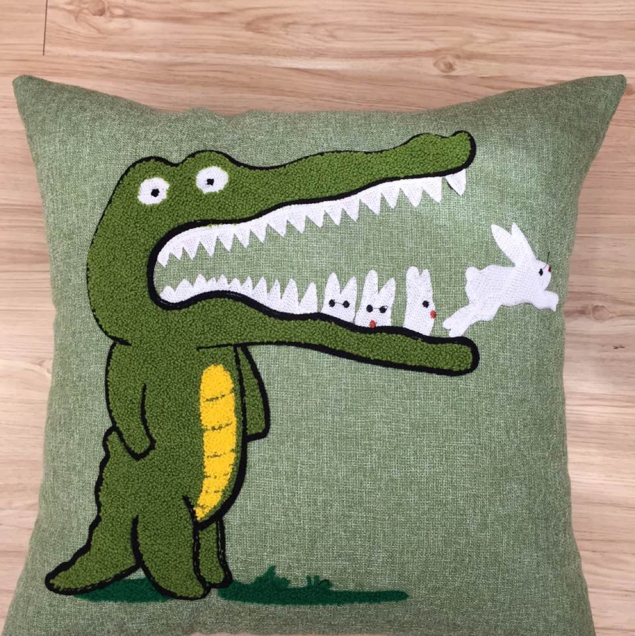 New Explosive Manufacturers Direct Embroidery Super Soft Home Sofa Pillow Pillow Bed Bay Window Cushion Car Office Pillow Pillow With Core Application Scenario