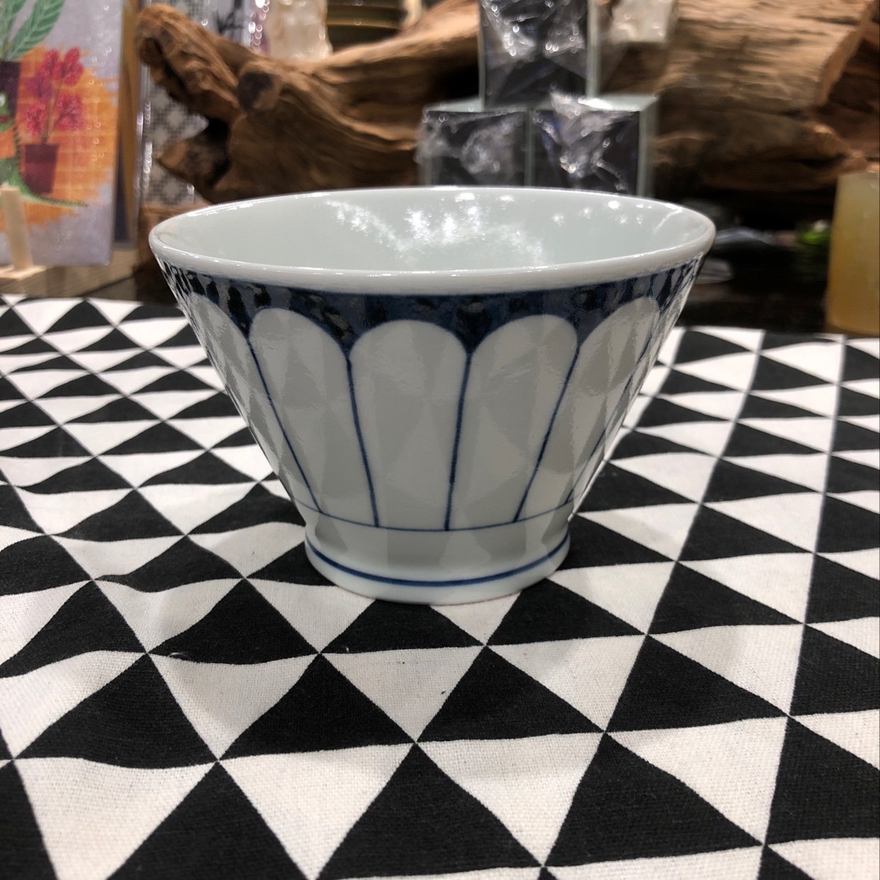 Japanese imported Hozumi Kura bowl chrysanthemum cut pattern