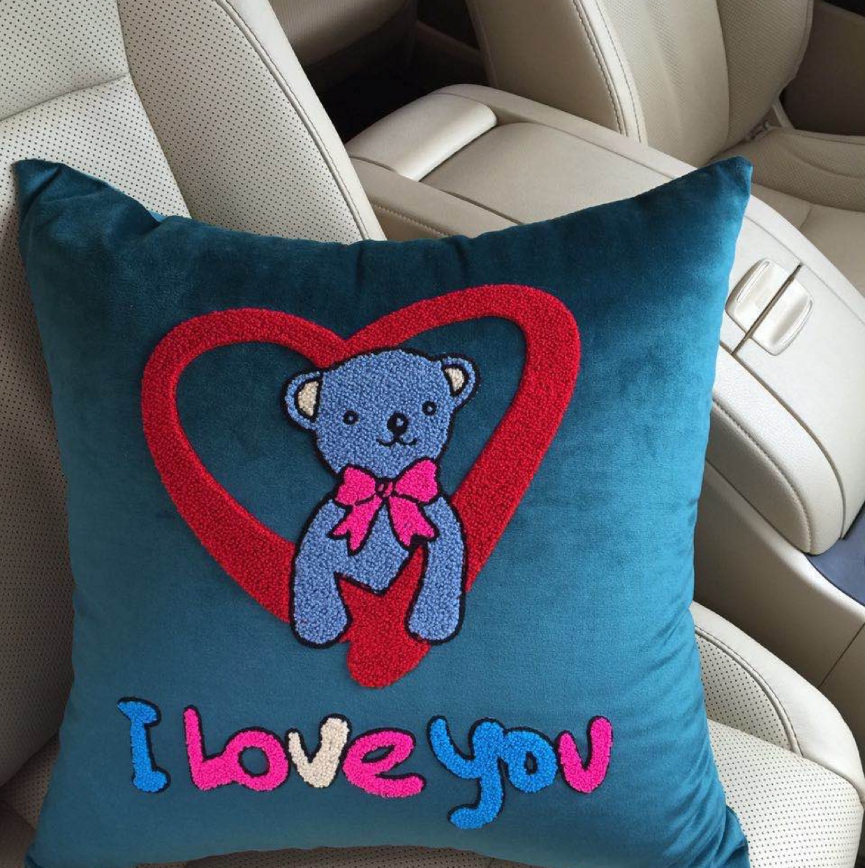 New Explosive Manufacturers Direct Embroidery Super Soft Home Sofa Pillow Pillow Bed Bay Window Cushion Car Office Pillow Pillow With Core