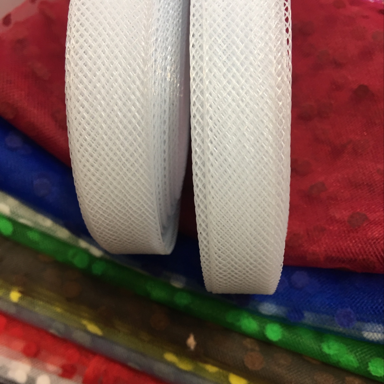 The 1.3cm hard mesh cloth performs the costume skirting thumbnail