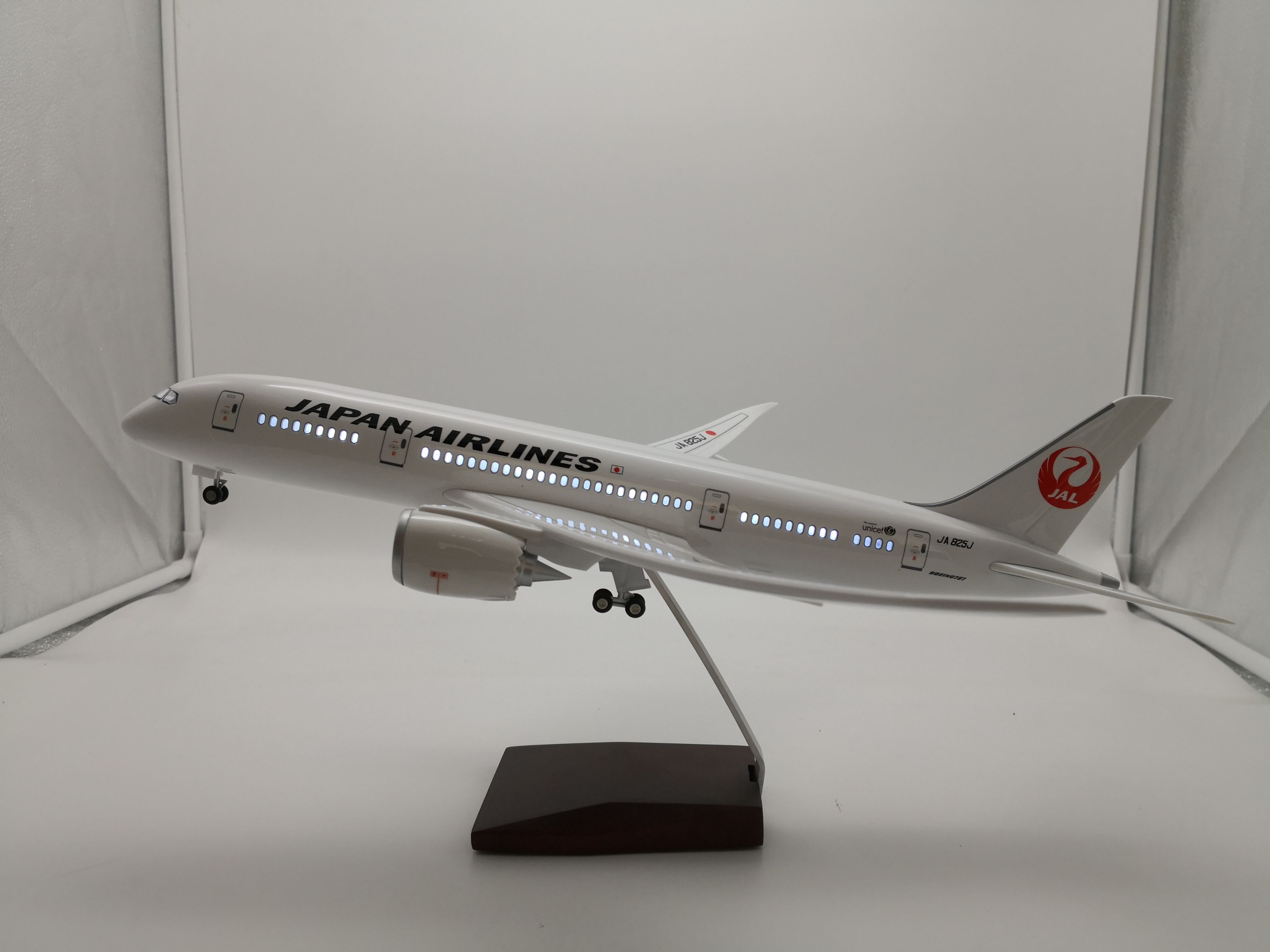 飞机模型（日本JAL航空B787 LED声控飞机模型）合成树脂飞机模型